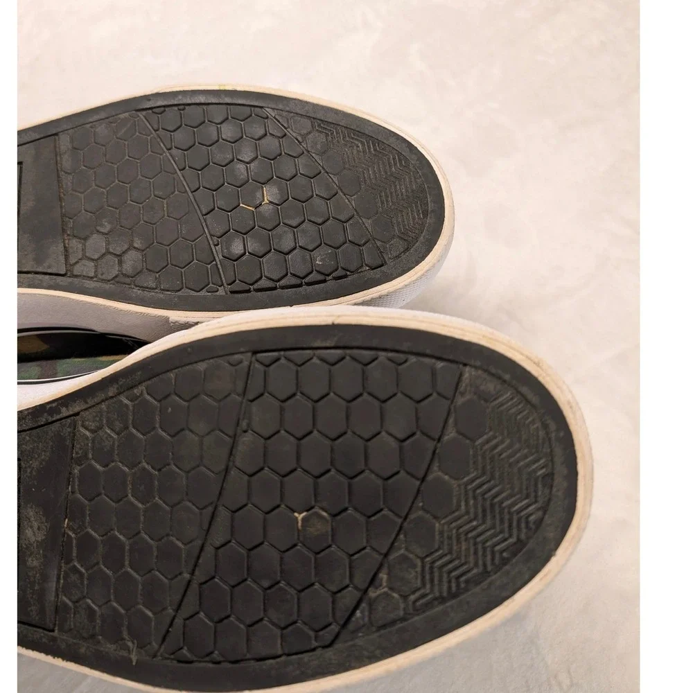 Maui and Sons Mens Camo Canvas Suede Low Top Skate Sneakers Black Green Size 12